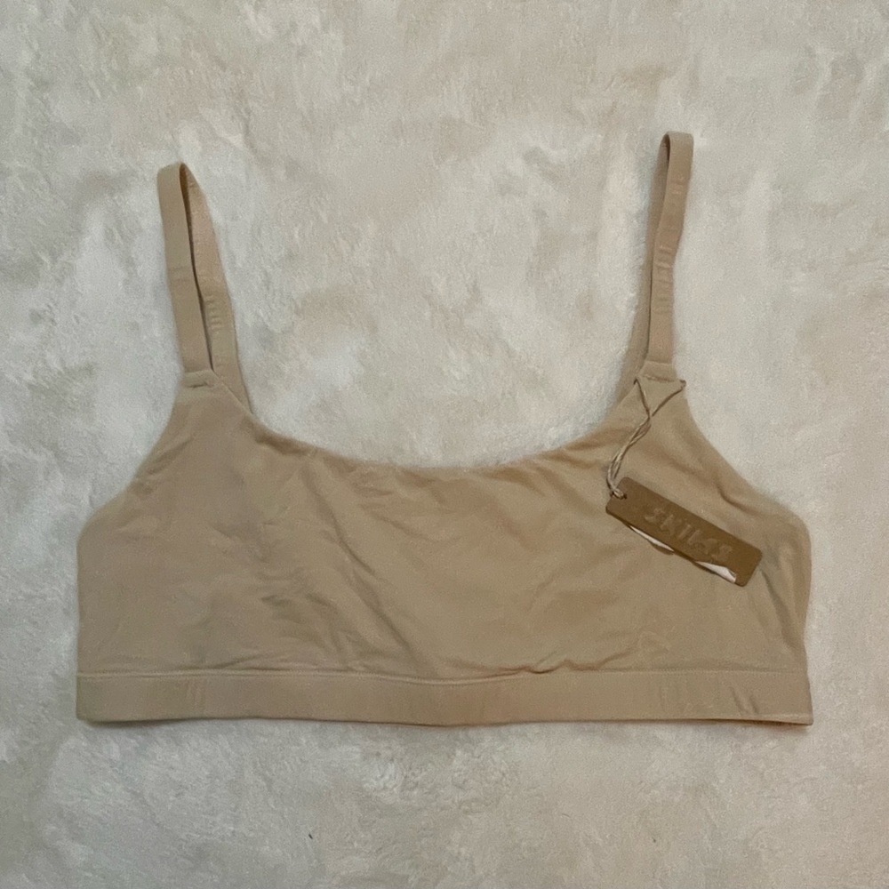 SKIMS Scoop bralette Tan Sand Seamless Bra Intimates M